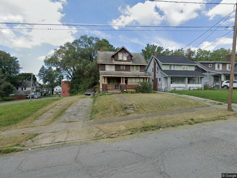 Property Image of 208 East Auburndale Avenue